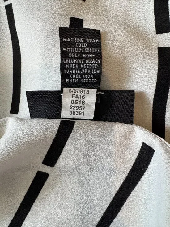 Alfani Button Up Short Sleeved Flowy Blouse Black and White size 8 - Picture 5 of 5